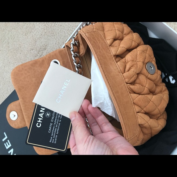 Chanel chain around cross bag - Picture 3 of 6